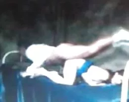 masturbador y puta en parque público