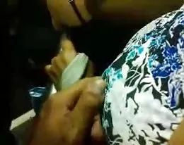 abuela pechos grandes monieka vuelve hacia abajo y sucio